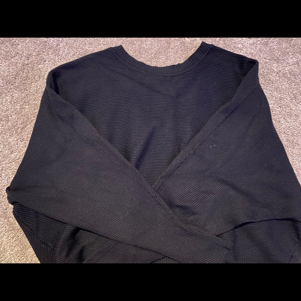 black crew neck sweater from forever 21!!